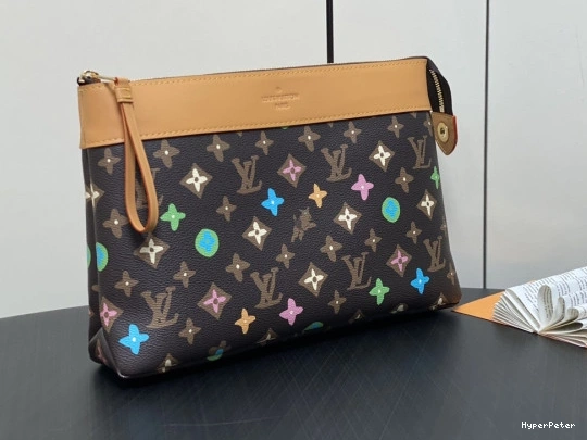 POCHETTE VUITTON SOUPLE-32*21*8CM LOUIS VOYAGE 0714